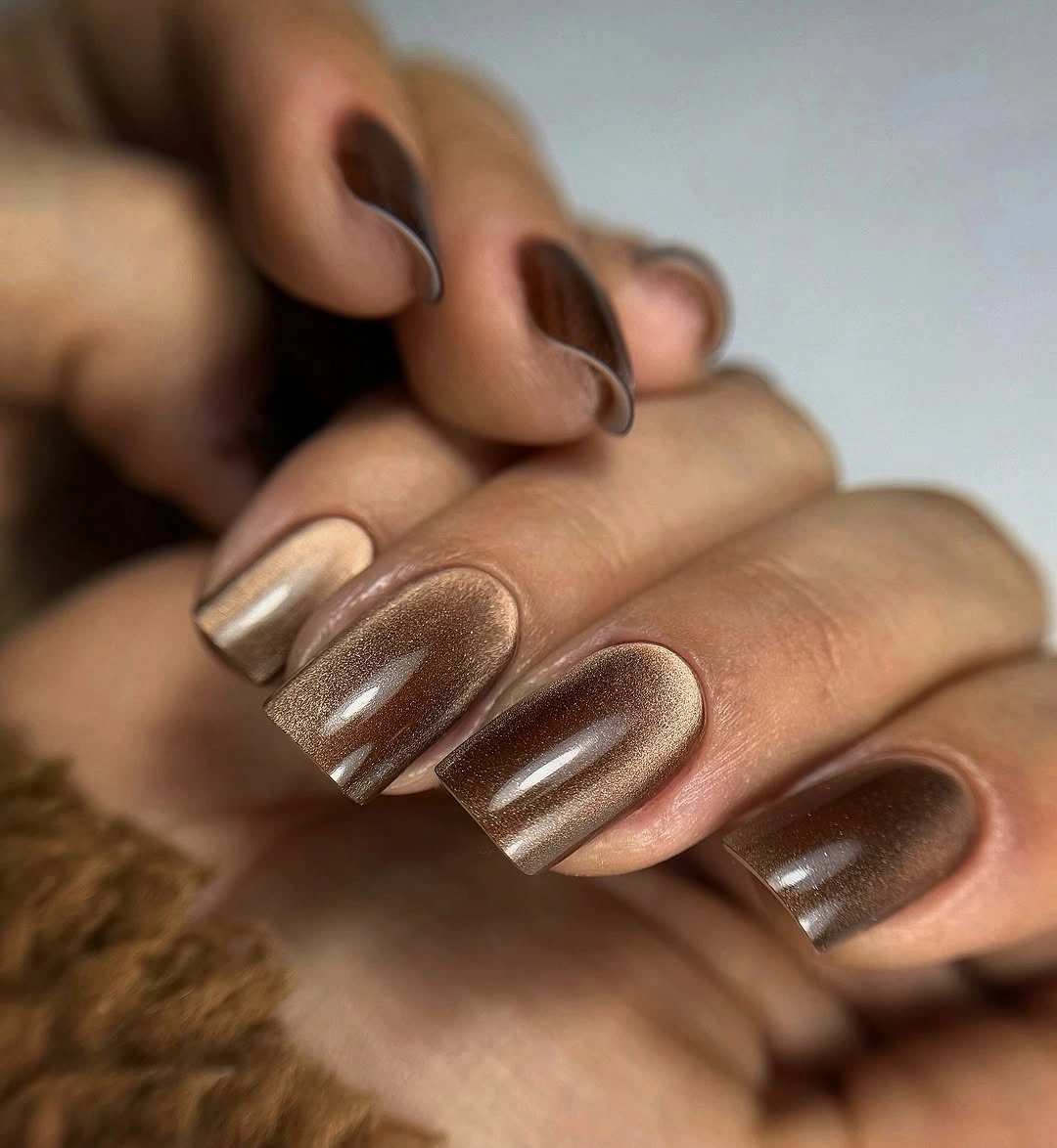 trendy fall dip nails 2026 bronze brown metallic short square nails