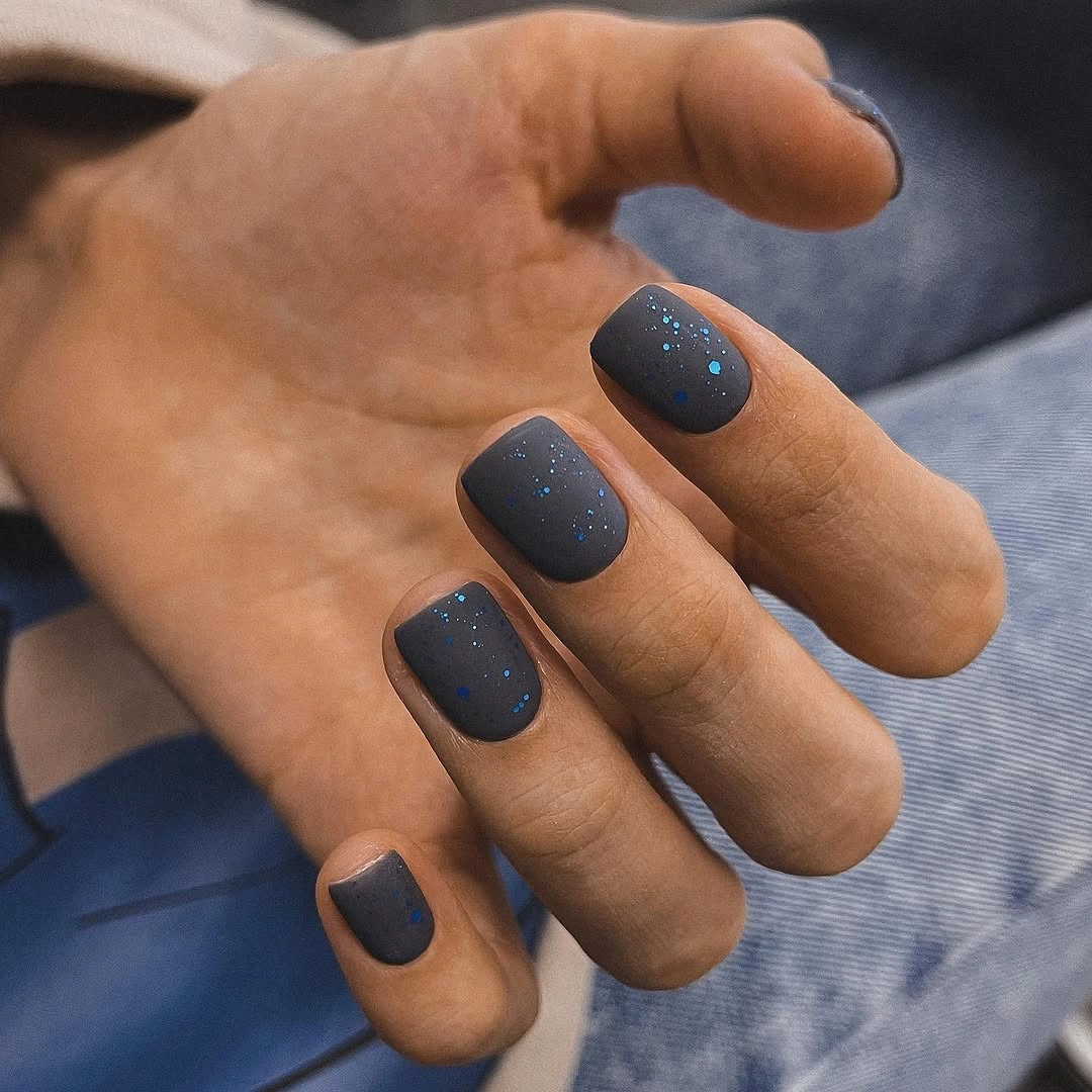 trendy fall dip nails 2026 navy blue glitter short manicure