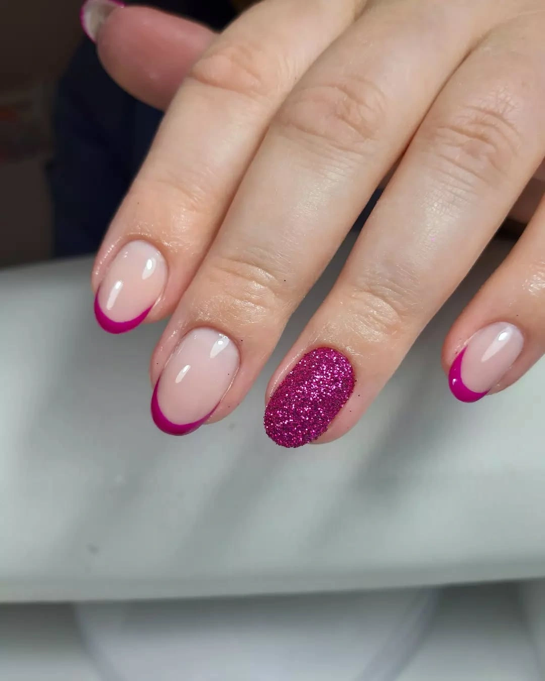 trendy fall dip nails 2026 berry pink French glitter short nails