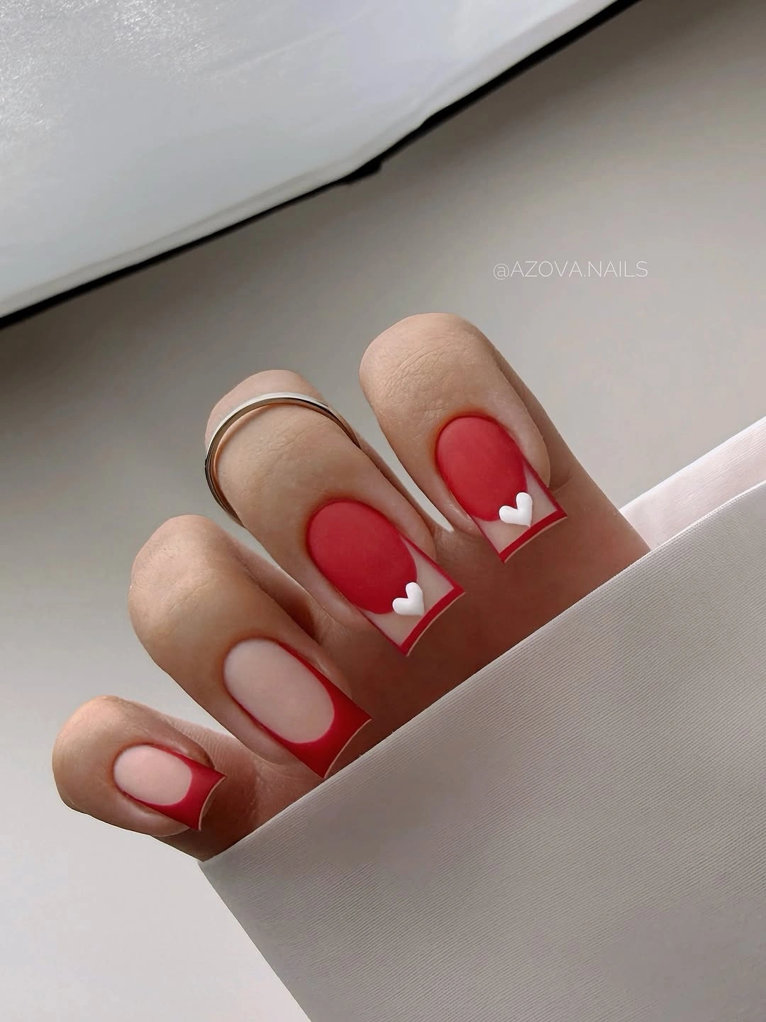 trendy fall dip nails 2026 short square red French heart manicure