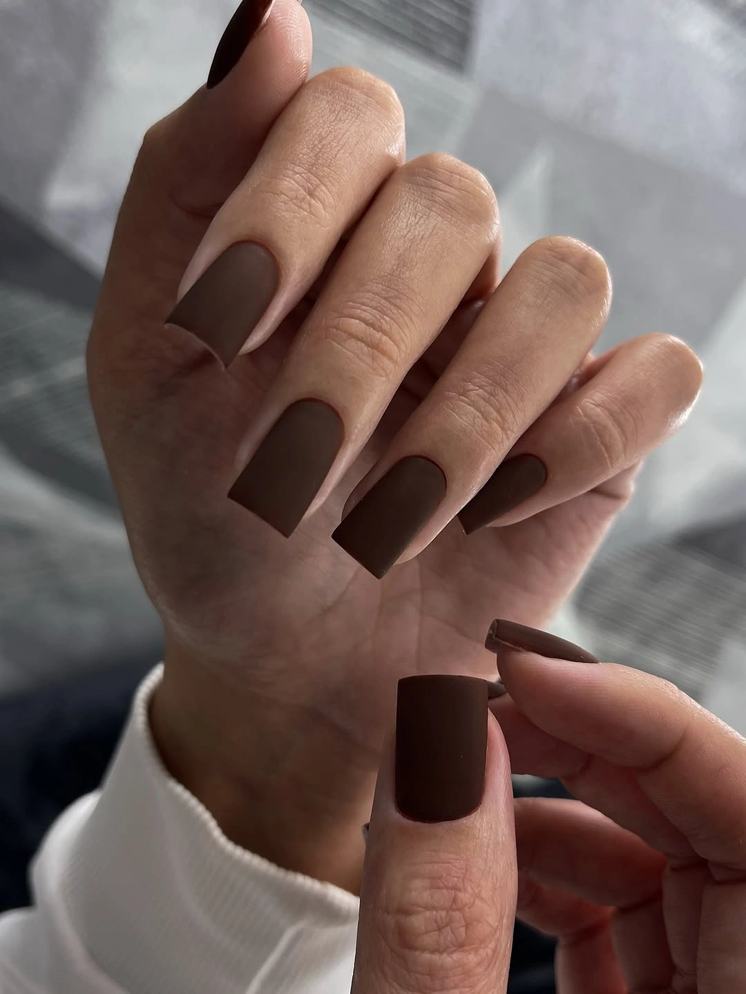 trendy fall nails for medium skin tone Chocolate Brown Minimal Nails