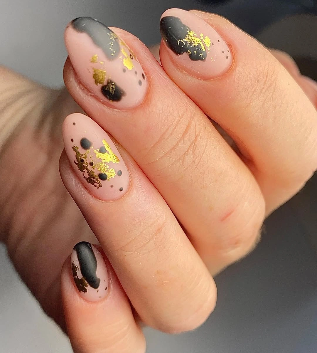 trendy fall nails for medium skin tone Gold Flecks on a Soft Nude Base