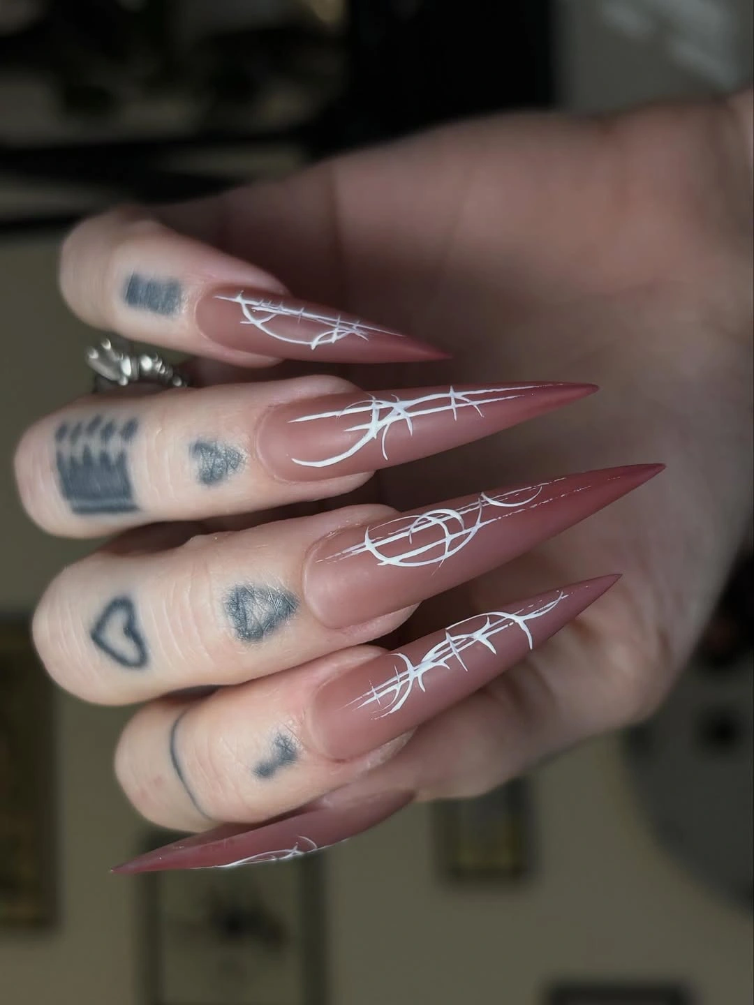 Trendy Fall Nails for Medium Skin Tone