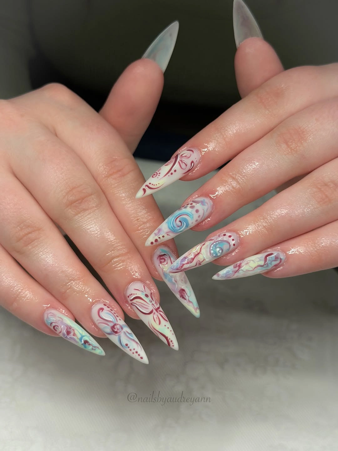 Trendy Fall Nails for Medium Skin Tone