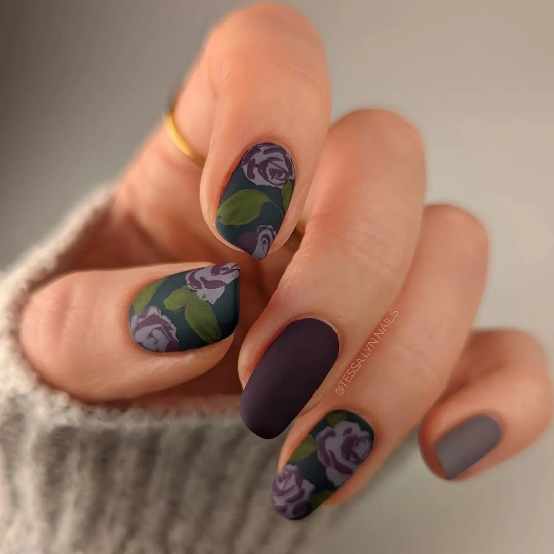 trendy fall nails for medium skin tone Moody Floral Nails