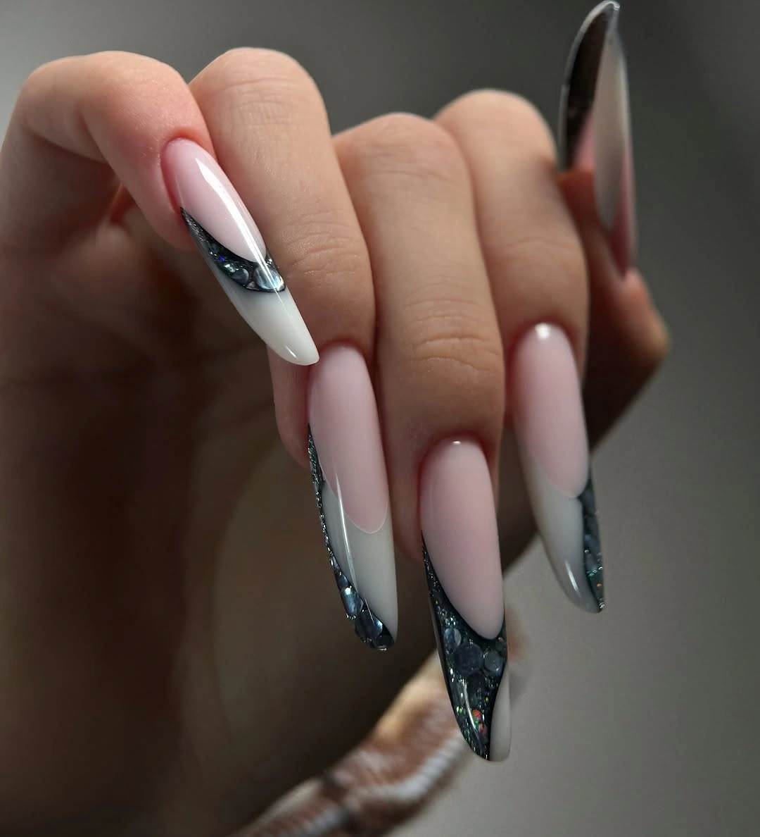 trendy fall nails for olive skin tone 2026 silver black French manicure