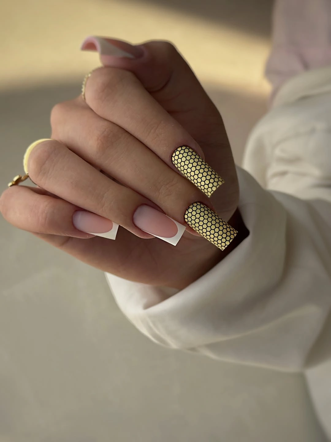 trendy fall nails for olive skin tone 2026 yellow chocolate brown nail art