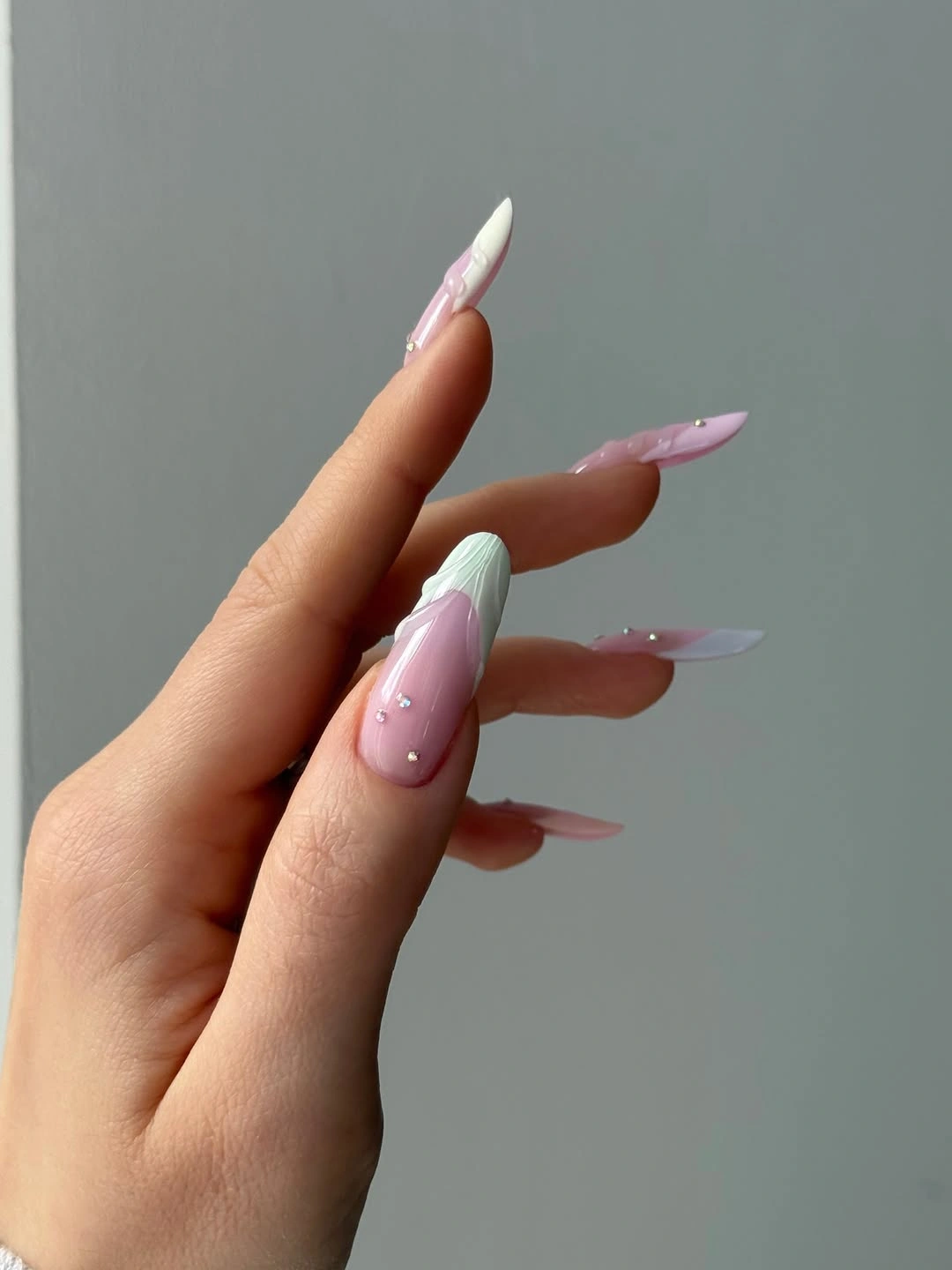 trendy fall nails for olive skin tone 2026 blush pink sculptural manicure
