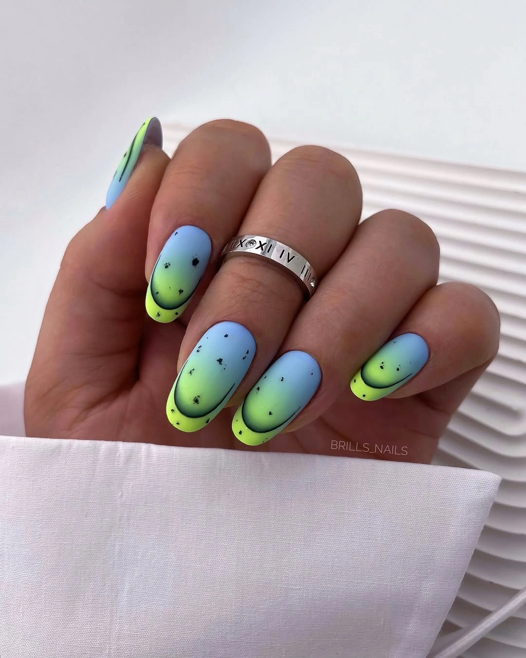 trendy matte fall nails design 2026 Blue and Lime Autumn Ombre Nails
